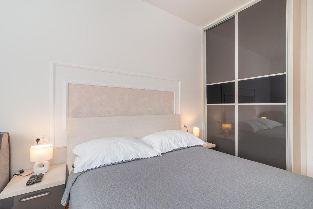 Apartman Lorena Trogir Eksteriør billede