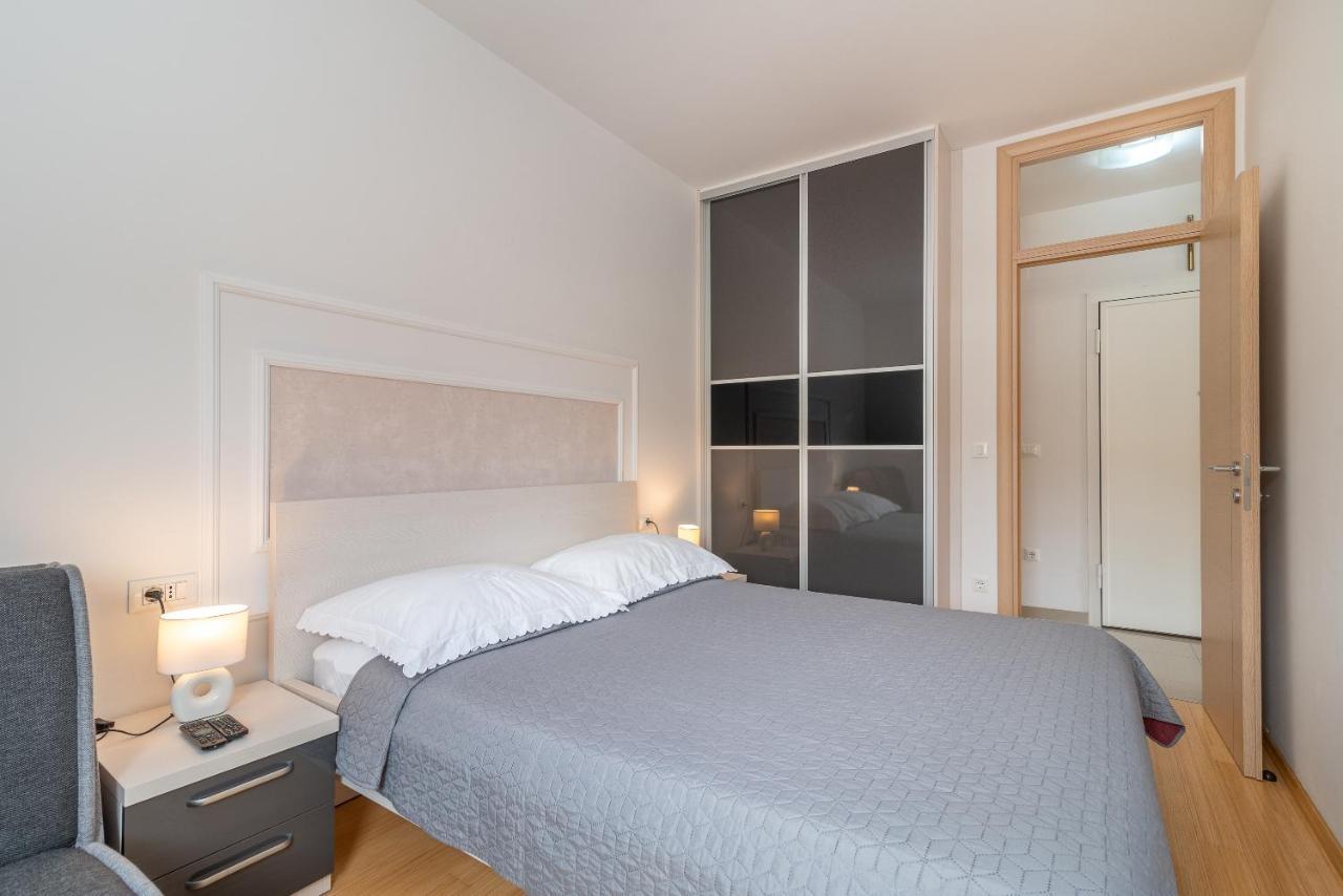 Apartman Lorena Trogir Eksteriør billede