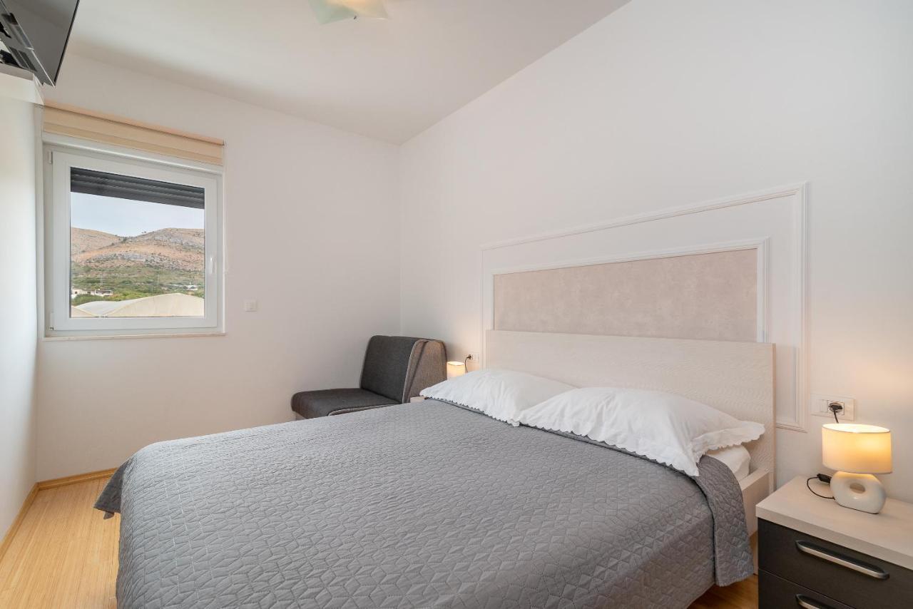 Apartman Lorena Trogir Eksteriør billede