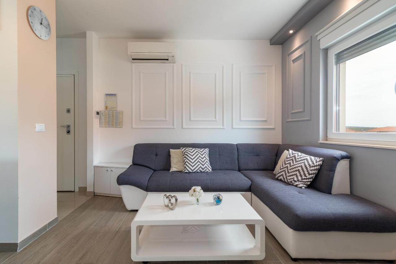 Apartman Lorena Trogir Eksteriør billede