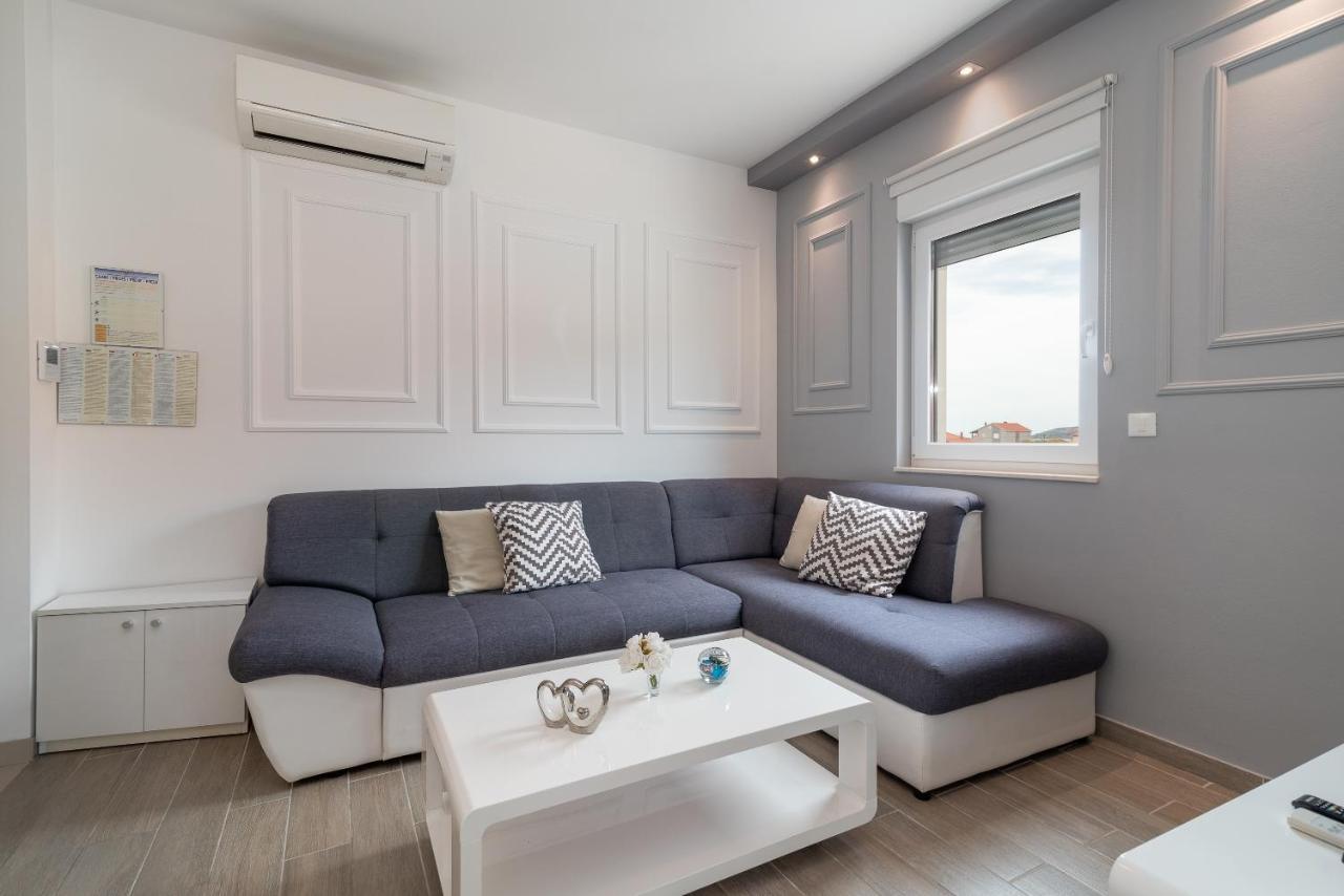 Apartman Lorena Trogir Eksteriør billede