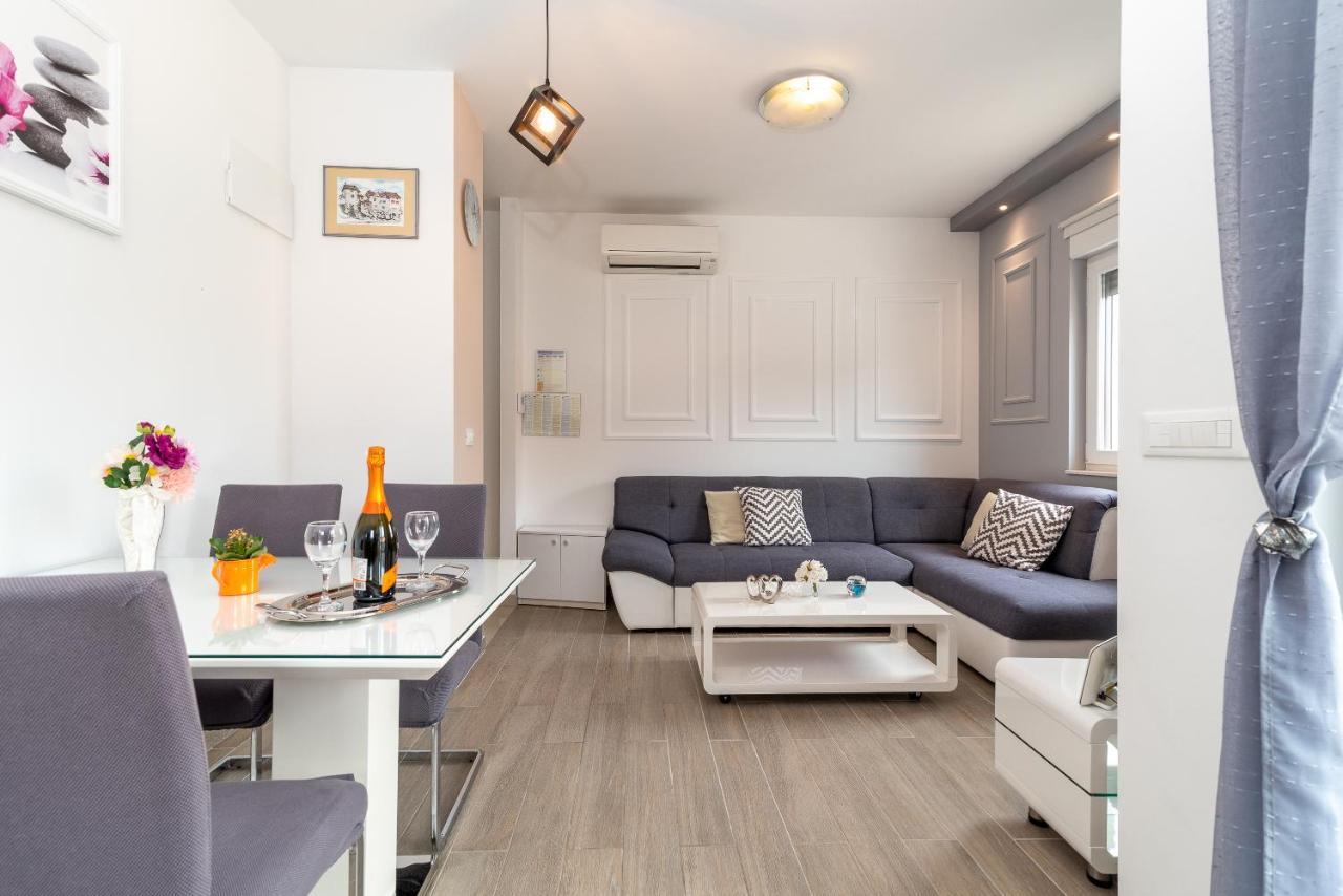 Apartman Lorena Trogir Eksteriør billede