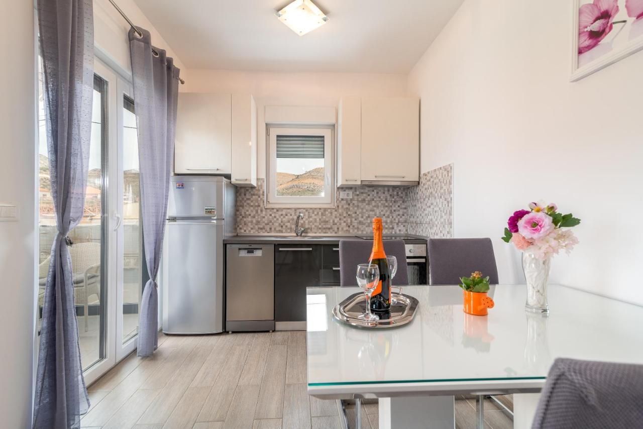 Apartman Lorena Trogir Eksteriør billede
