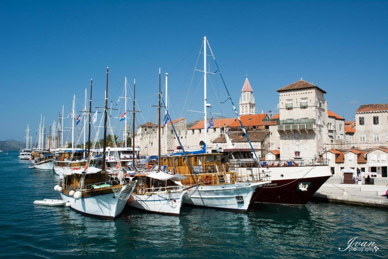 Apartman Lorena Trogir Eksteriør billede