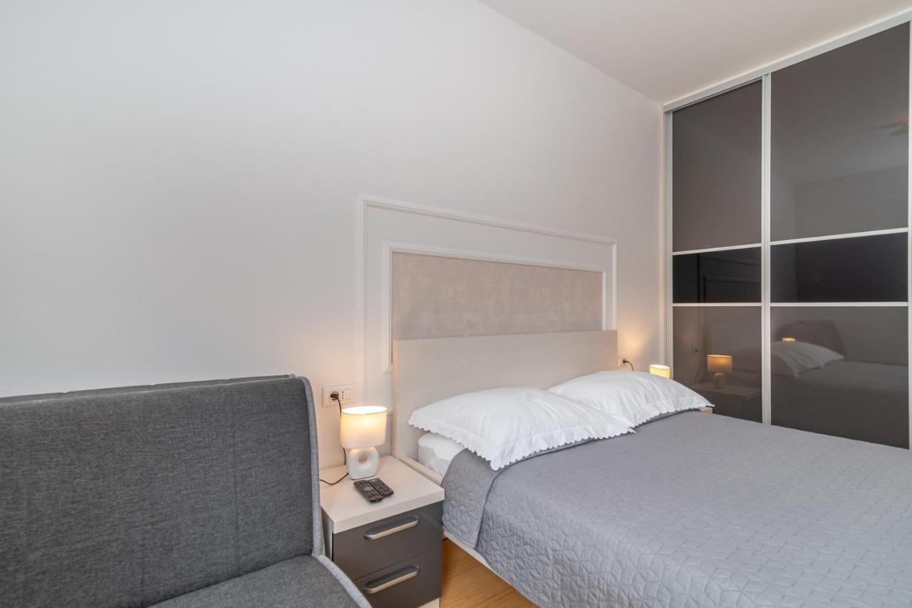 Apartman Lorena Trogir Eksteriør billede
